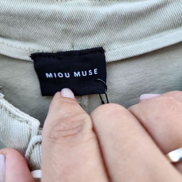 Stitch and feather miou muse summer flare pants sage - Picture 4 of 7